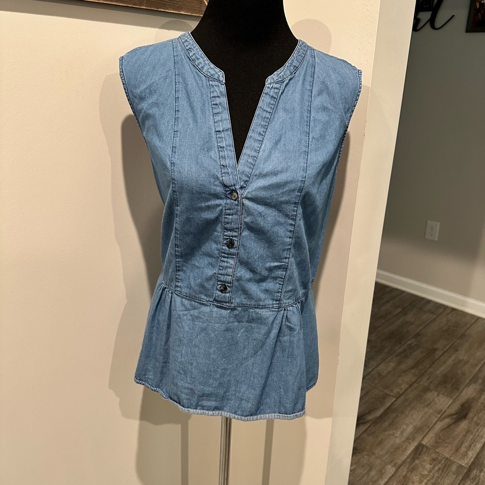 Old Navy Sleeveless Peplum